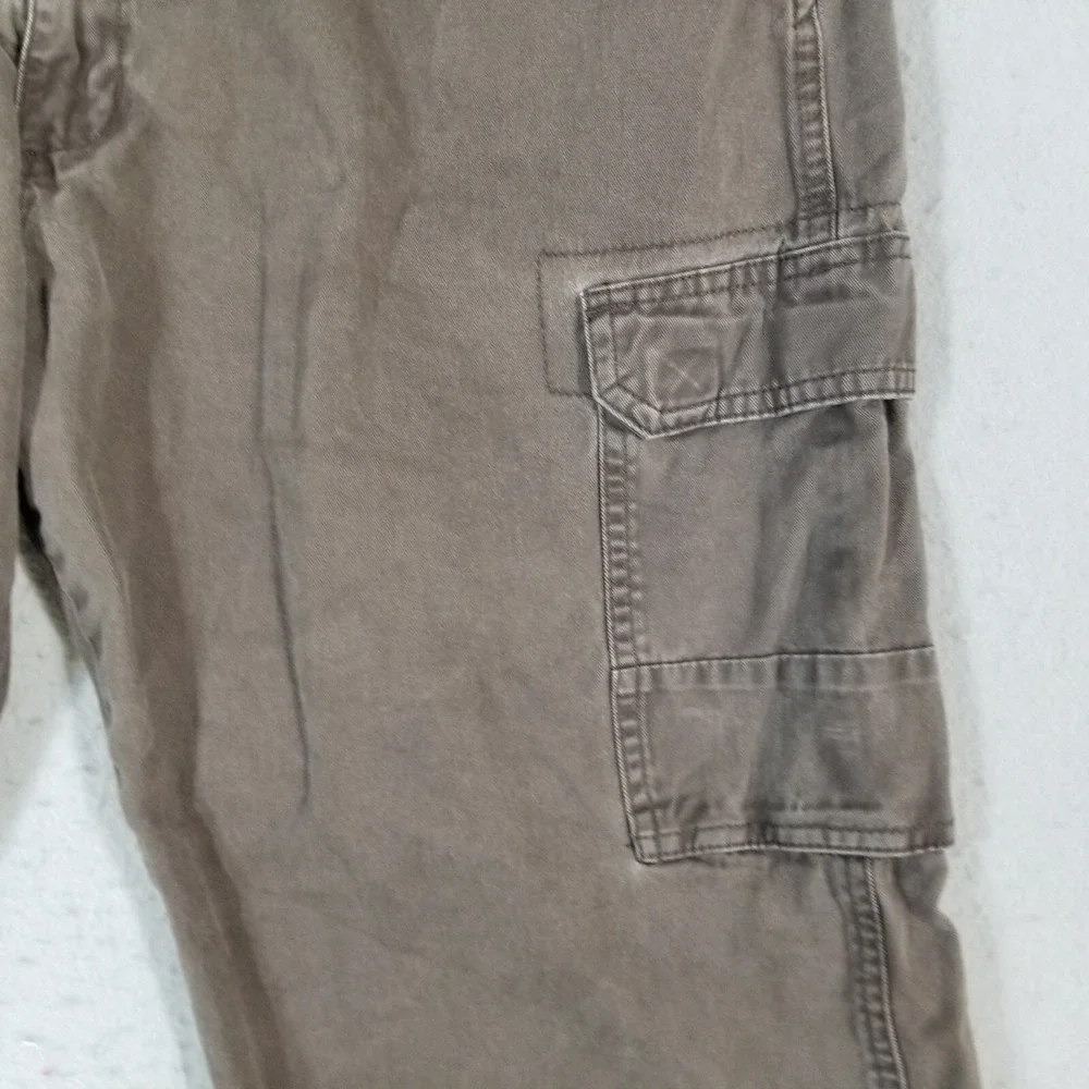 Wrangler cargo hiking pants men's 42 x 30 brown cotton Outdoor Adventure